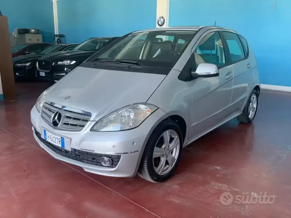 Usata Mercedes A200 Edition 140 CV (102 kW) 2011 Grigio Utilitaria