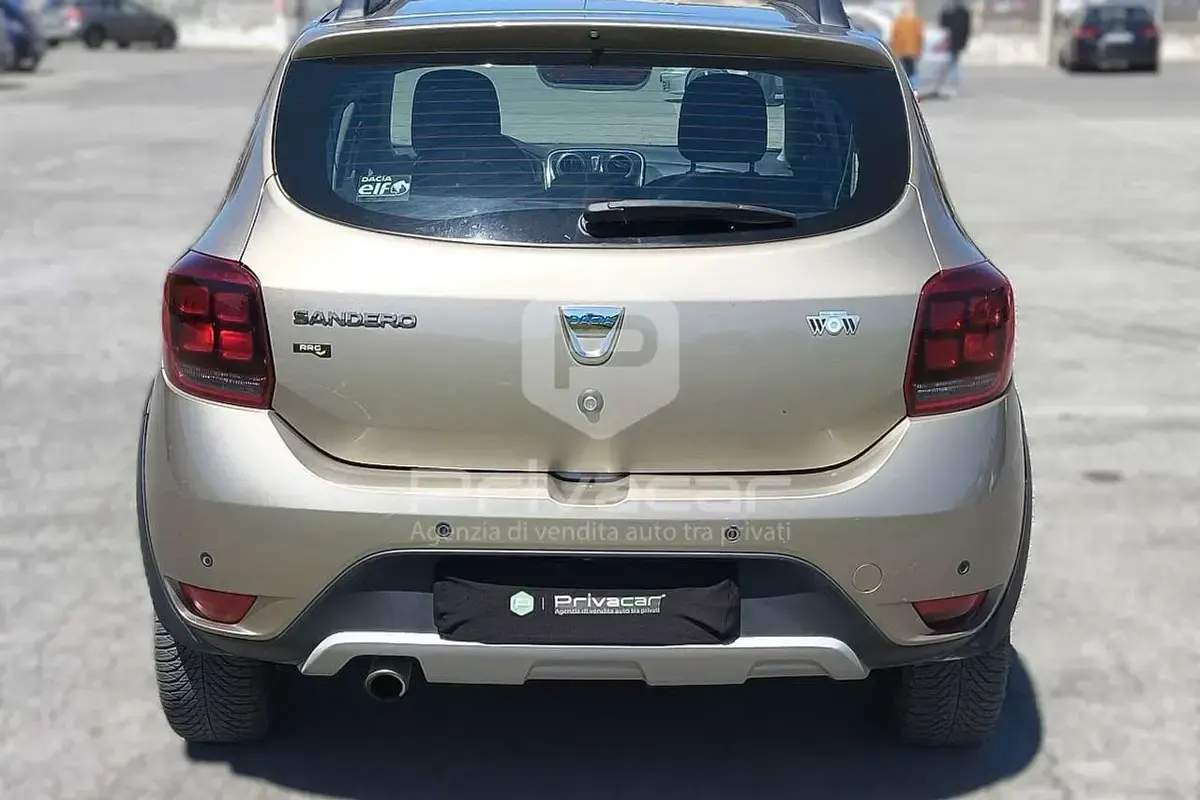 Usata Dacia Sandero Stepway 90 CV (66 kW) 2018 Giallo Berlina