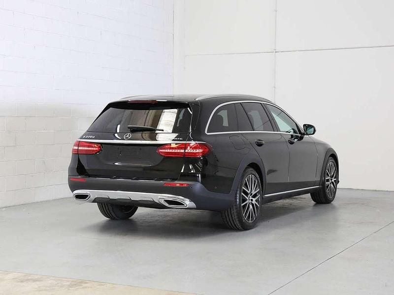 Usata Mercedes E220 All-Terrain Premium 200 CV (147 kW) 2022 Nero Station wagon