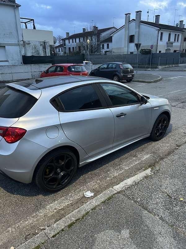 Usata Alfa Romeo Giulietta Tech Edition 120 CV (88 kW) 2018 Berlina