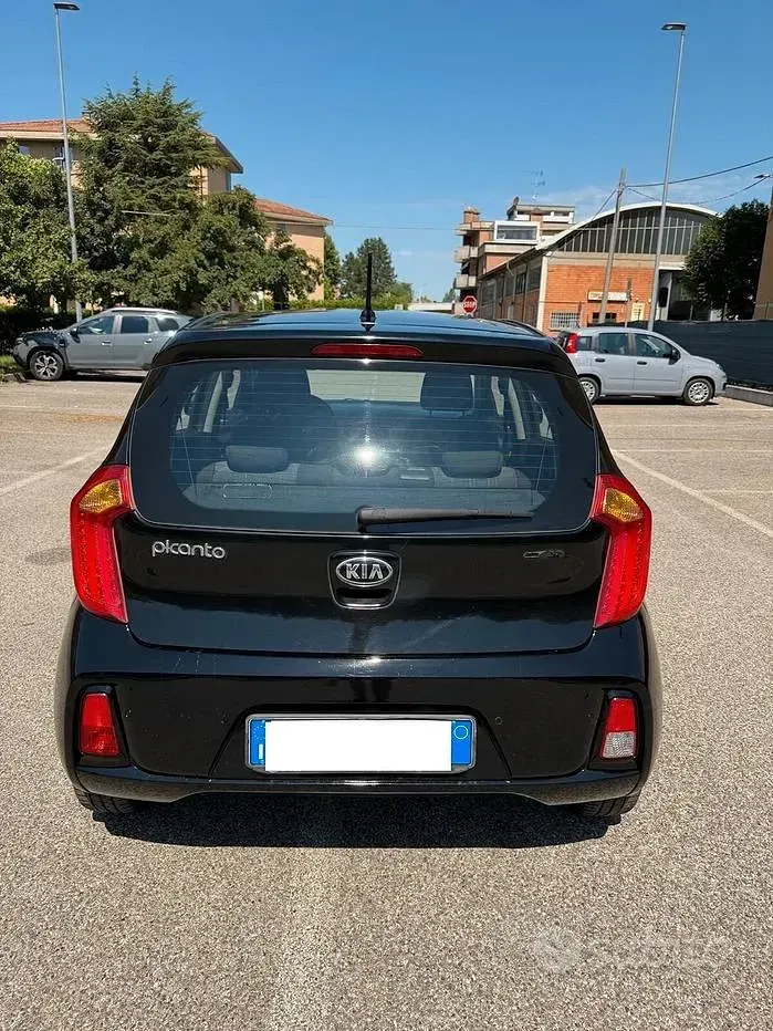 Usata Kia Picanto 67 CV (49 kW) 2016 Nero Utilitaria