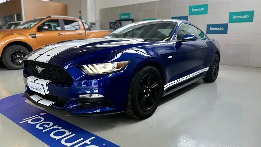 Usata Ford Mustang Fastback 305 CV (224 kW) 2016 Blu metallizzato Berlina