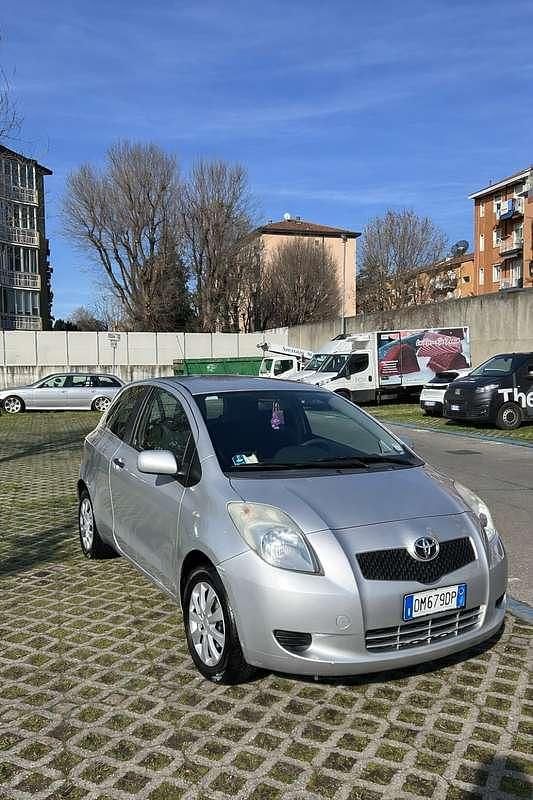 Usata Toyota Yaris Sol 87 CV (63 kW) 2007 Utilitaria