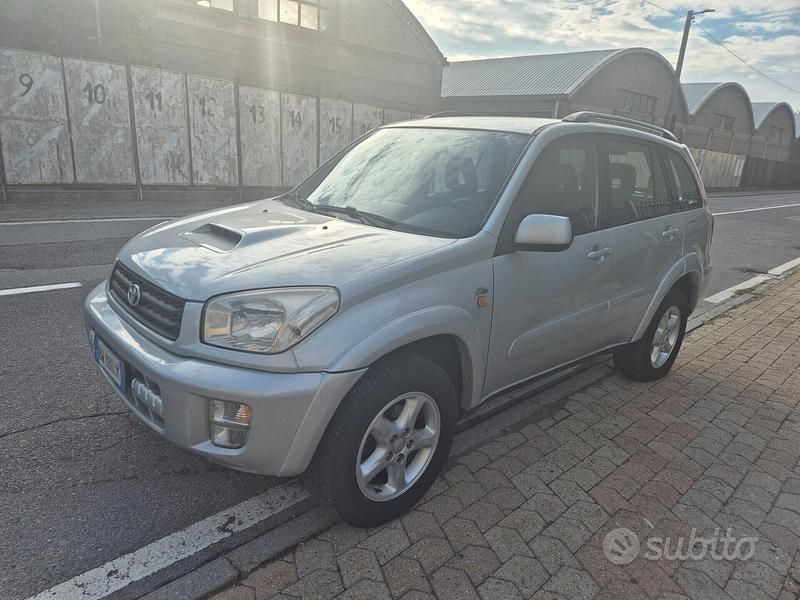 Usata Toyota RAV4 115 CV (84 kW) 2001 Grigio SUV