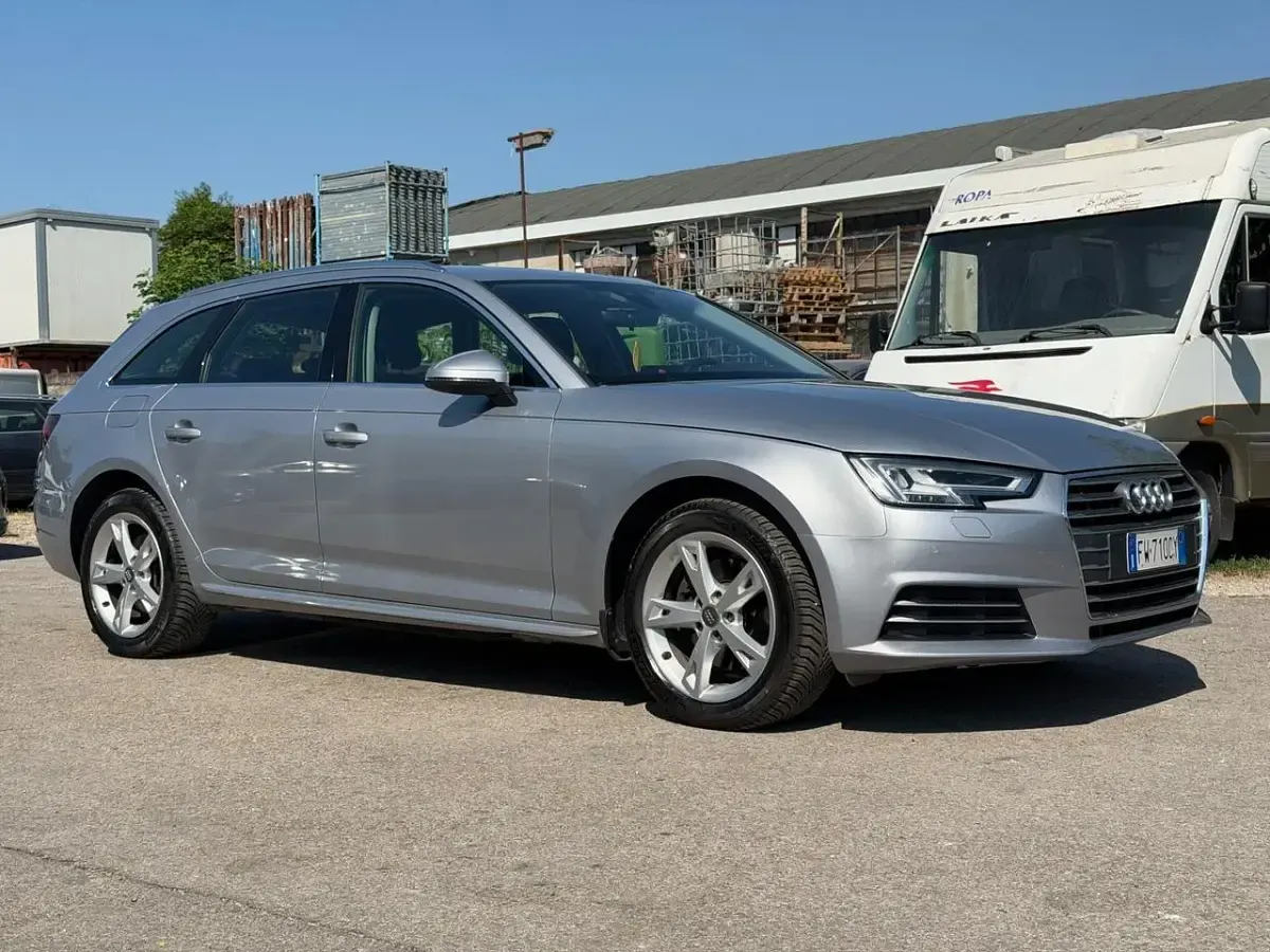 Usata Audi A4 Design 169 CV (124 kW) 2017 Argento Station wagon