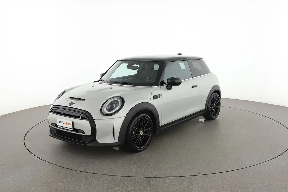 Usata Mini Cooper SE Essential 135 kW (184 CV) 2022 Argento Utilitaria
