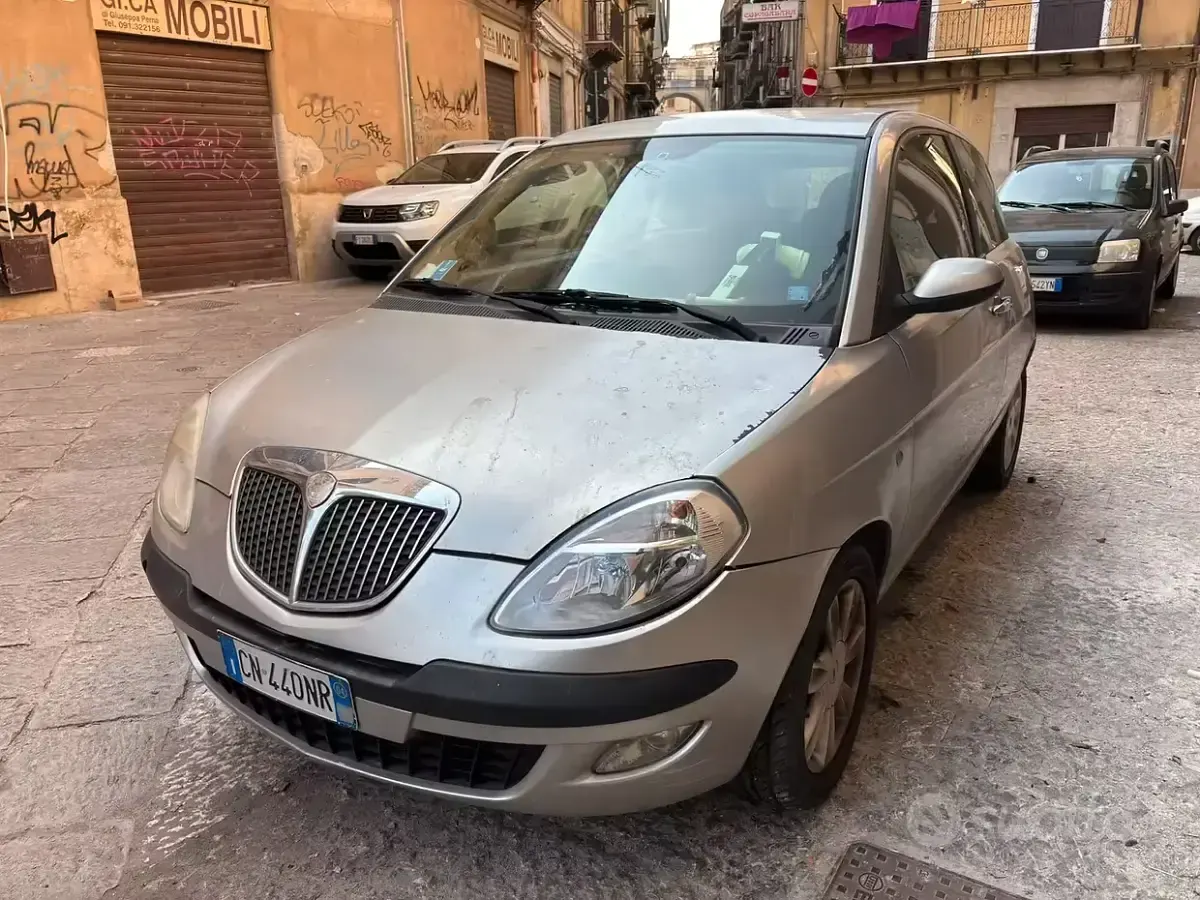 Usata Lancia Ypsilon 95 CV (69 kW) 2004 Utilitaria