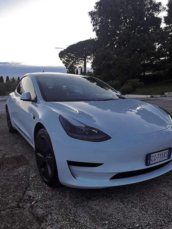 Usata 2021 Tesla Model 3 Standard Range Tre volumi | 25.000 € (Buon prezzo) - Immagine 1/4