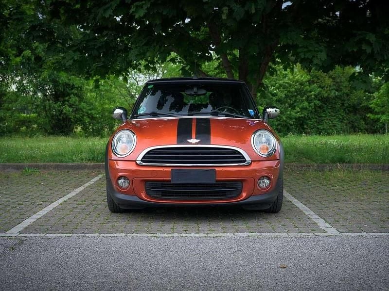 Usata Mini One Cabriolet 98 CV (72 kW) 2011 Arancione Cabrio