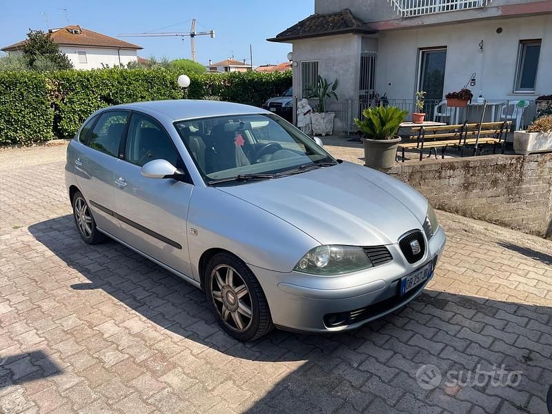 Usata Seat Ibiza 69 CV (50 kW) 2006 Grigio Utilitaria