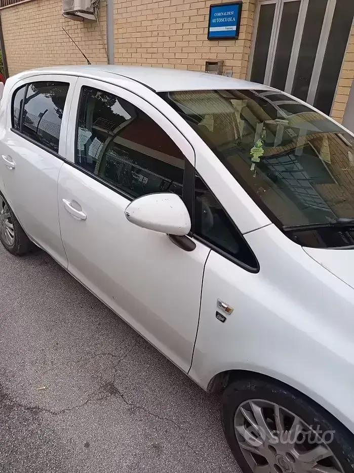 Usata Opel Corsa 90 CV (66 kW) 2008 Bianco Utilitaria