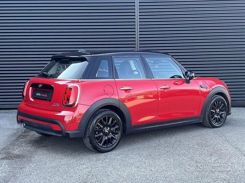 Begagnad Mini Cooper Business 136 HK (100 kW) 2023 Silver Halvkombi