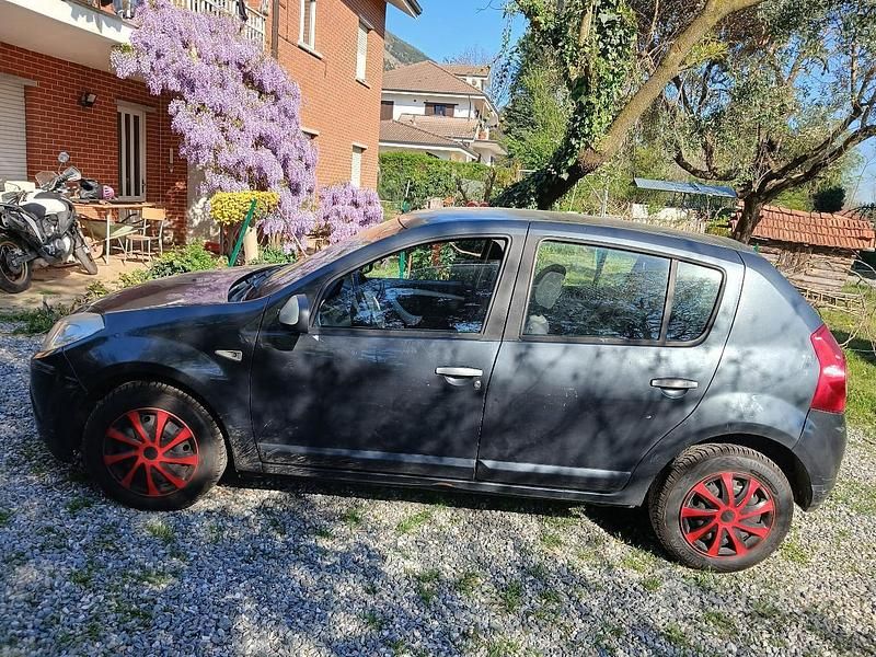 Usata Dacia Sandero 2009 Grigio Berlina