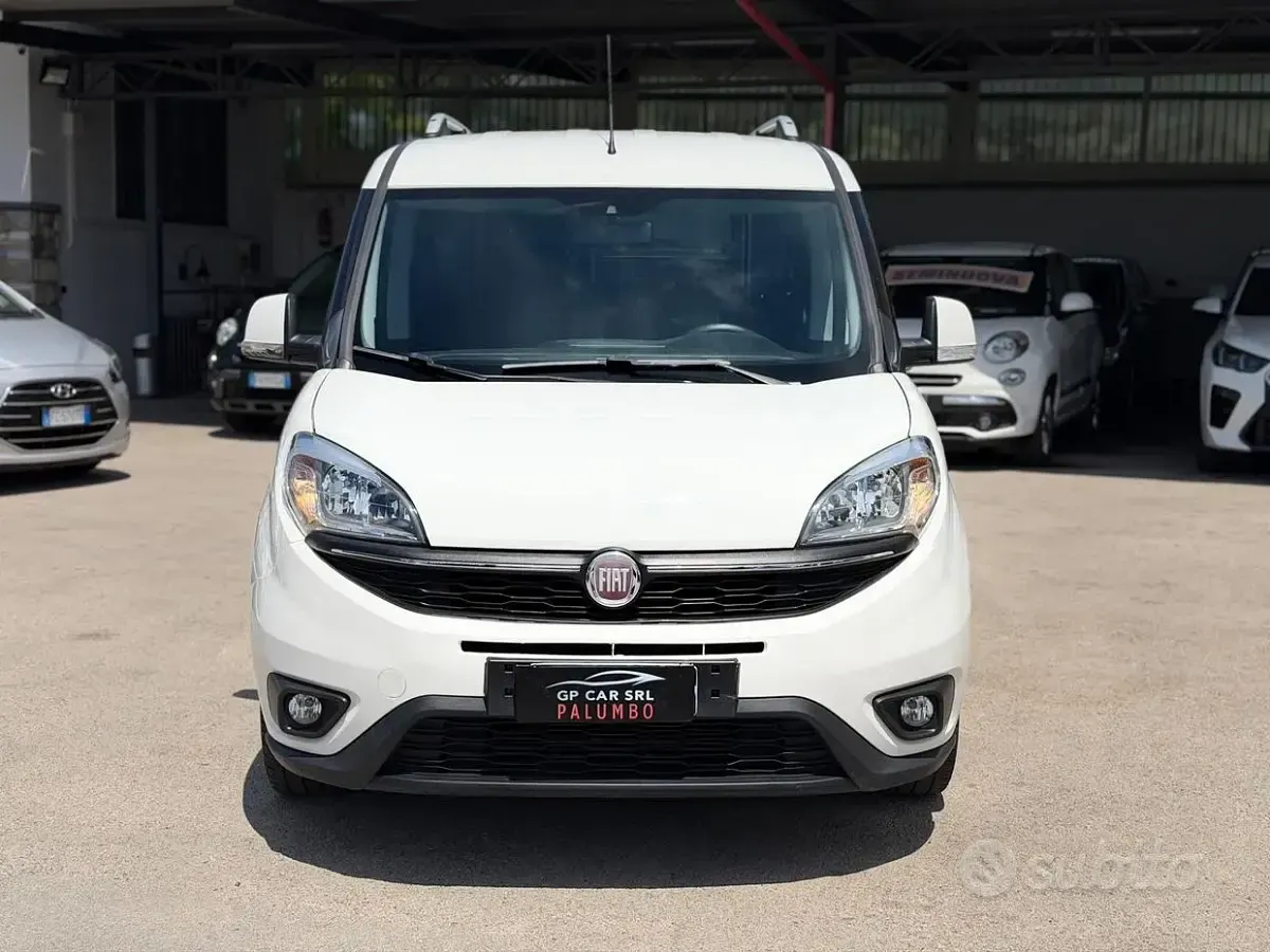 Usata Fiat Doblò 105 CV (77 kW) 2016 Bianco Monovolume