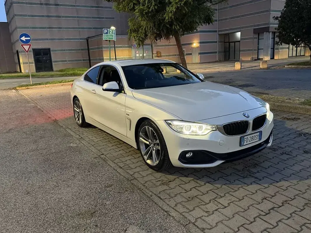 Usata BMW 420 Coupé Sport Line 190 CV (139 kW) 2016 Bianco Coupé