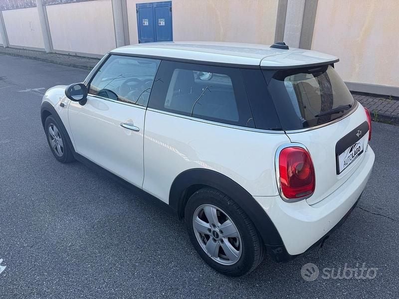 Usata Mini One D 115 CV (84 kW) 2018 Beige Utilitaria