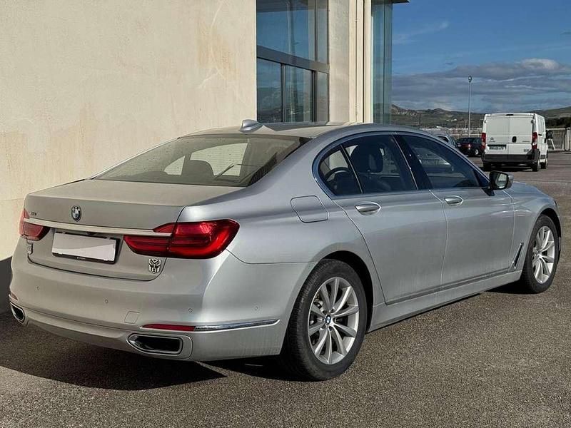 Usata BMW 750 449 CV (330 kW) 2016 Argento Berlina