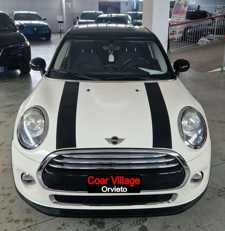 Usata Mini Cooper D Business 116 CV (85 kW) 2016 Beige Utilitaria
