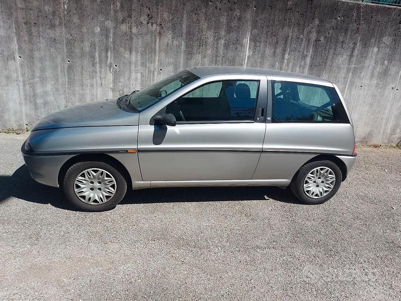 Usata Lancia Ypsilon 54 CV (39 kW) 2000 Utilitaria