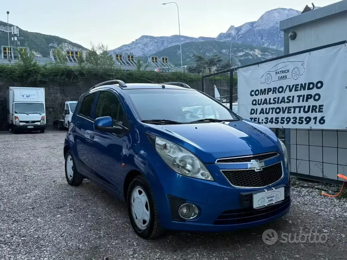 Usata Chevrolet Spark 82 CV (60 kW) 2011 Blu Utilitaria