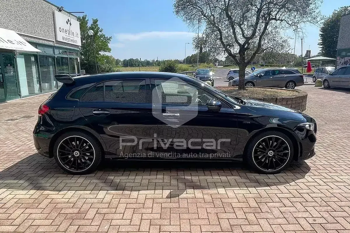 Usata Mercedes A250 Premium 160 CV (117 kW) 2020 Nero Utilitaria