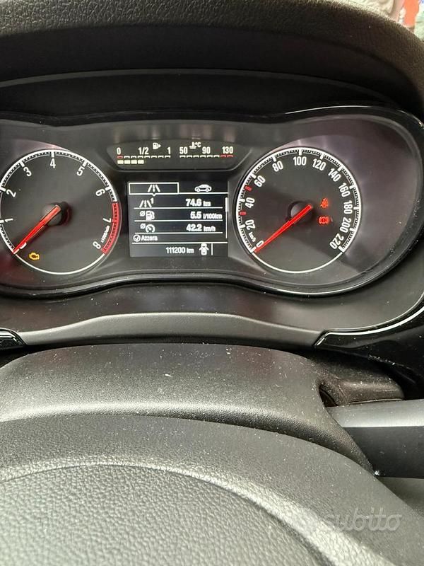 Usata Opel Corsa 90 CV (66 kW) 2015 Utilitaria