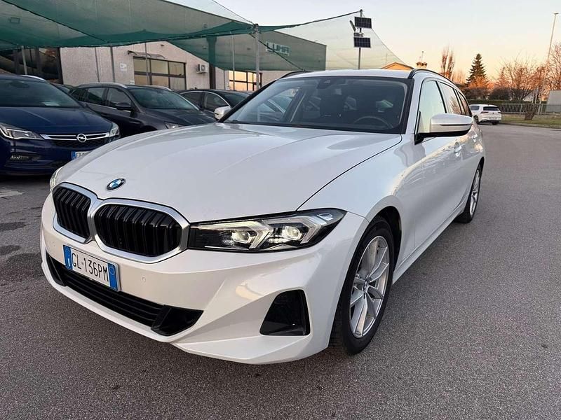 Bianco Usata 2022 BMW 318 Advantage Station wagon | 31.900 € (Buon prezzo) - Immagine 1/4