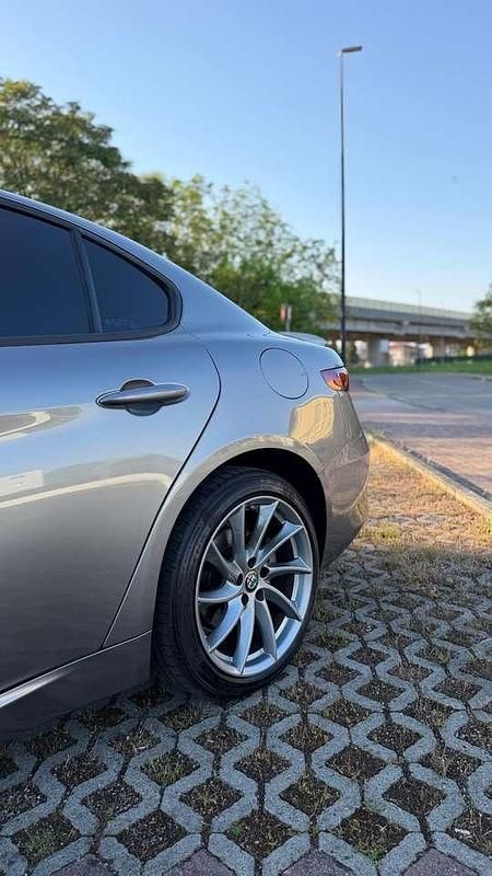 Usata Alfa Romeo Giulia Business 150 CV (110 kW) 2018 Grigio Berlina