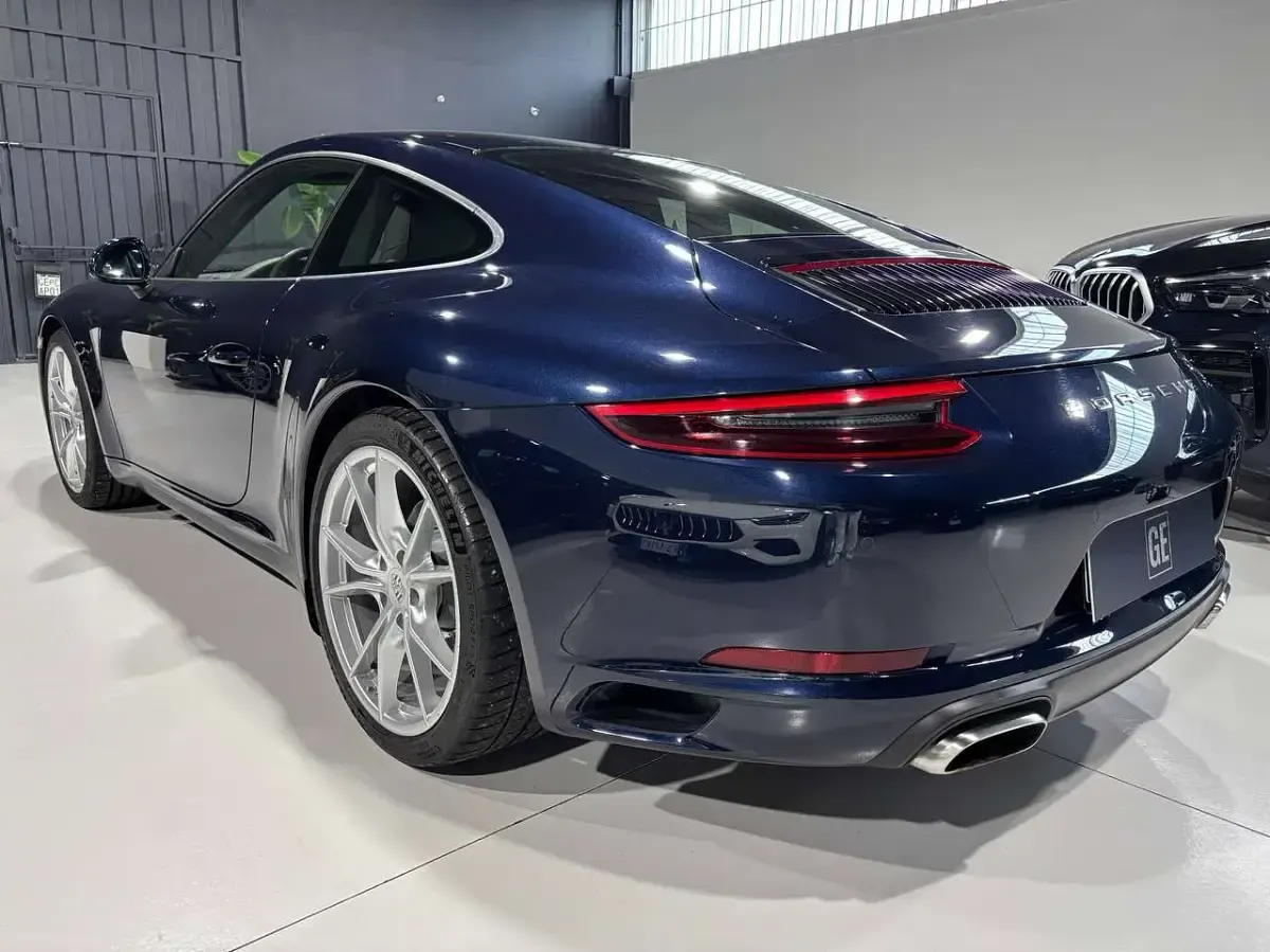 Usata Porsche 911 Carrera 370 CV (272 kW) 2018 Blu/azzurro Coupé