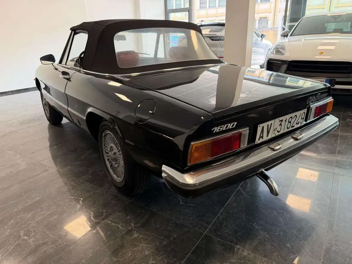 Usata Alfa Romeo GT Junior 103 CV (75 kW) 1976 Nero Cabrio