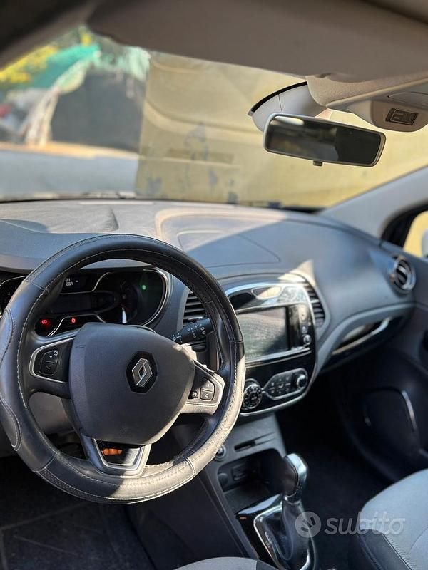 Usata Renault Captur Intens 120 CV (88 kW) 2016 Nero SUV