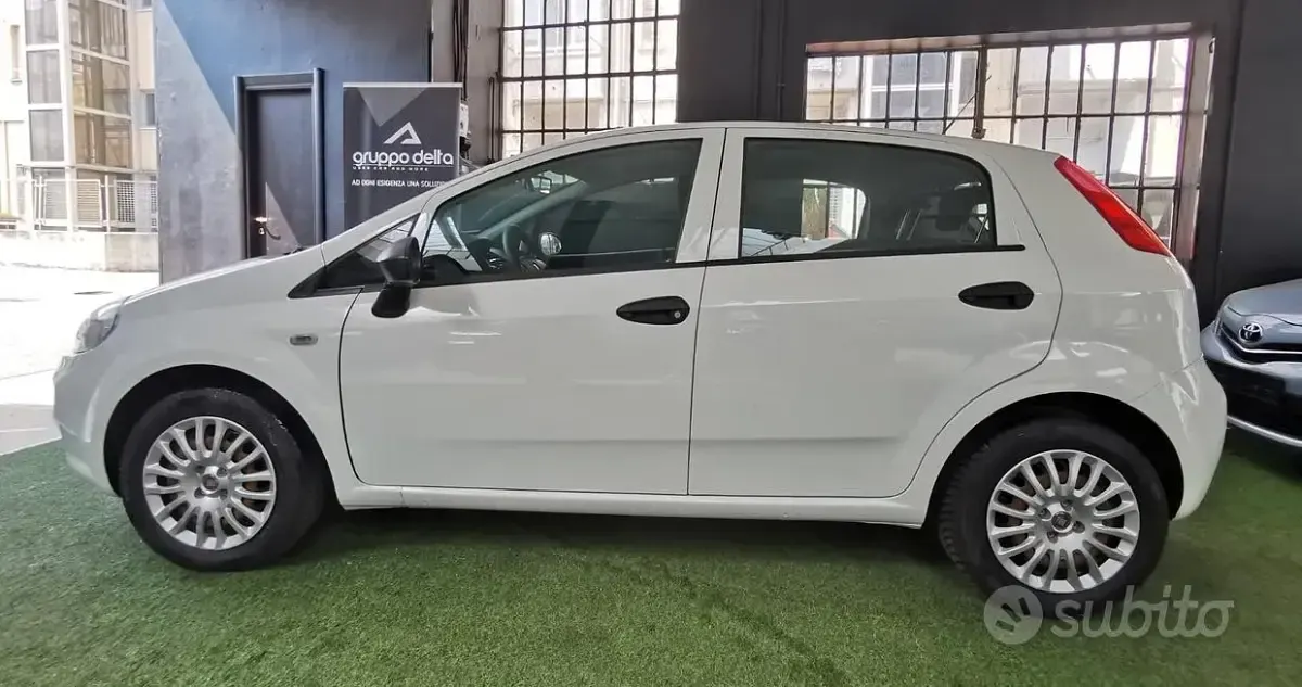 Usata Fiat Punto Street 69 CV (50 kW) 2018 Bianco Utilitaria