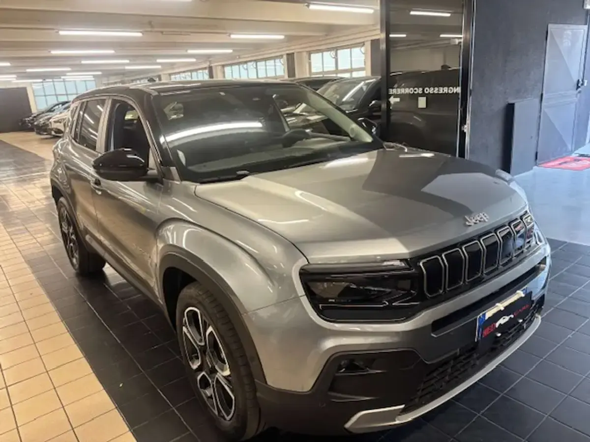 Usata Jeep Avenger 101 CV (74 kW) 2023 Grigio SUV