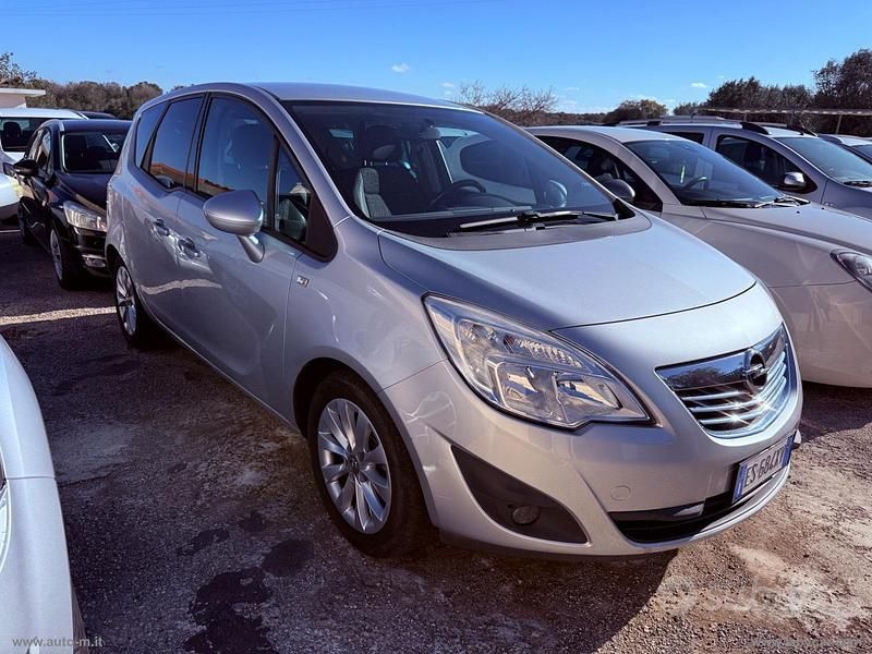 Usata Opel Meriva Cosmo 120 CV (88 kW) 2013 Argento Monovolume