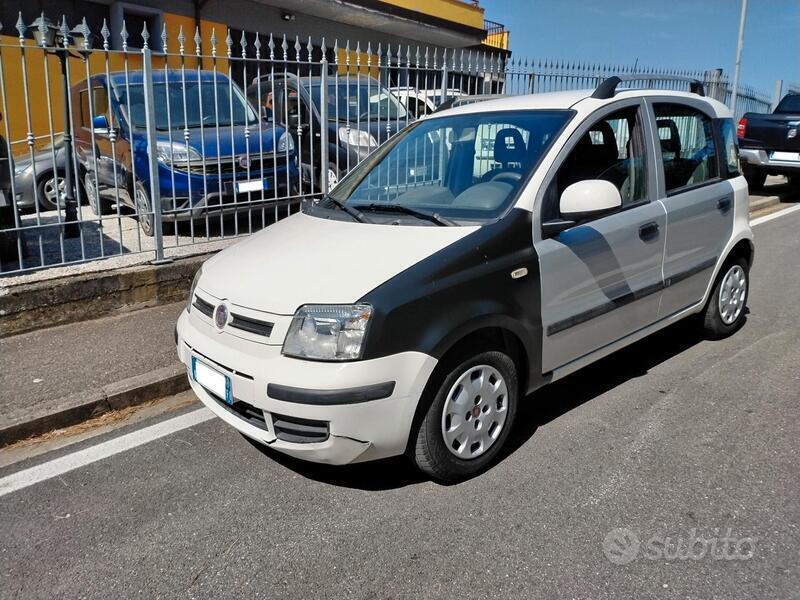 Usato 2011 Fiat Panda 1.2 Benzin 69 CV (3.800 €)