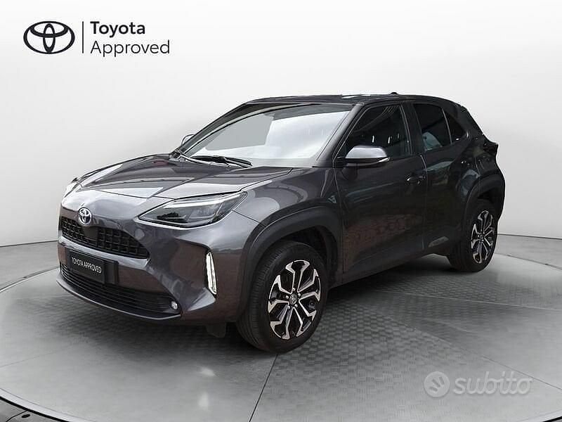 Grigio Usata 2021 Toyota Yaris Hybrid Trend SUV | 20.400 € (Buon prezzo) - Immagine 1/3
