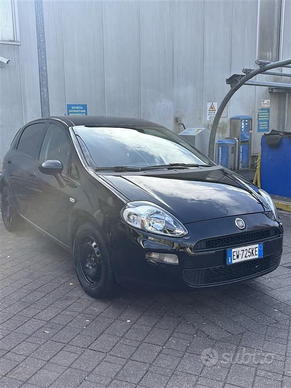 Usata Fiat Punto Lounge 75 CV (55 kW) 2014 Nero Utilitaria