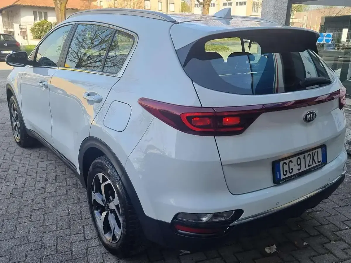 Usata Kia Sportage Urban 126 CV (92 kW) 2021 Bianco SUV