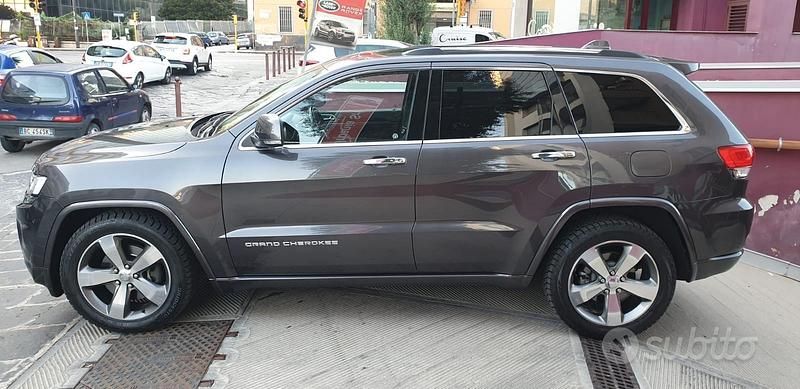 Usata Jeep Grand Cherokee Overland 243 CV (178 kW) 2016 Grigio SUV