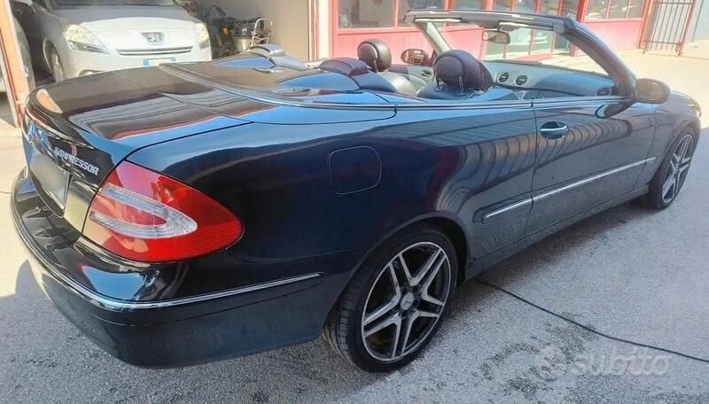 Usata Mercedes CLK200 163 CV (119 kW) 2006 Nero Cabrio