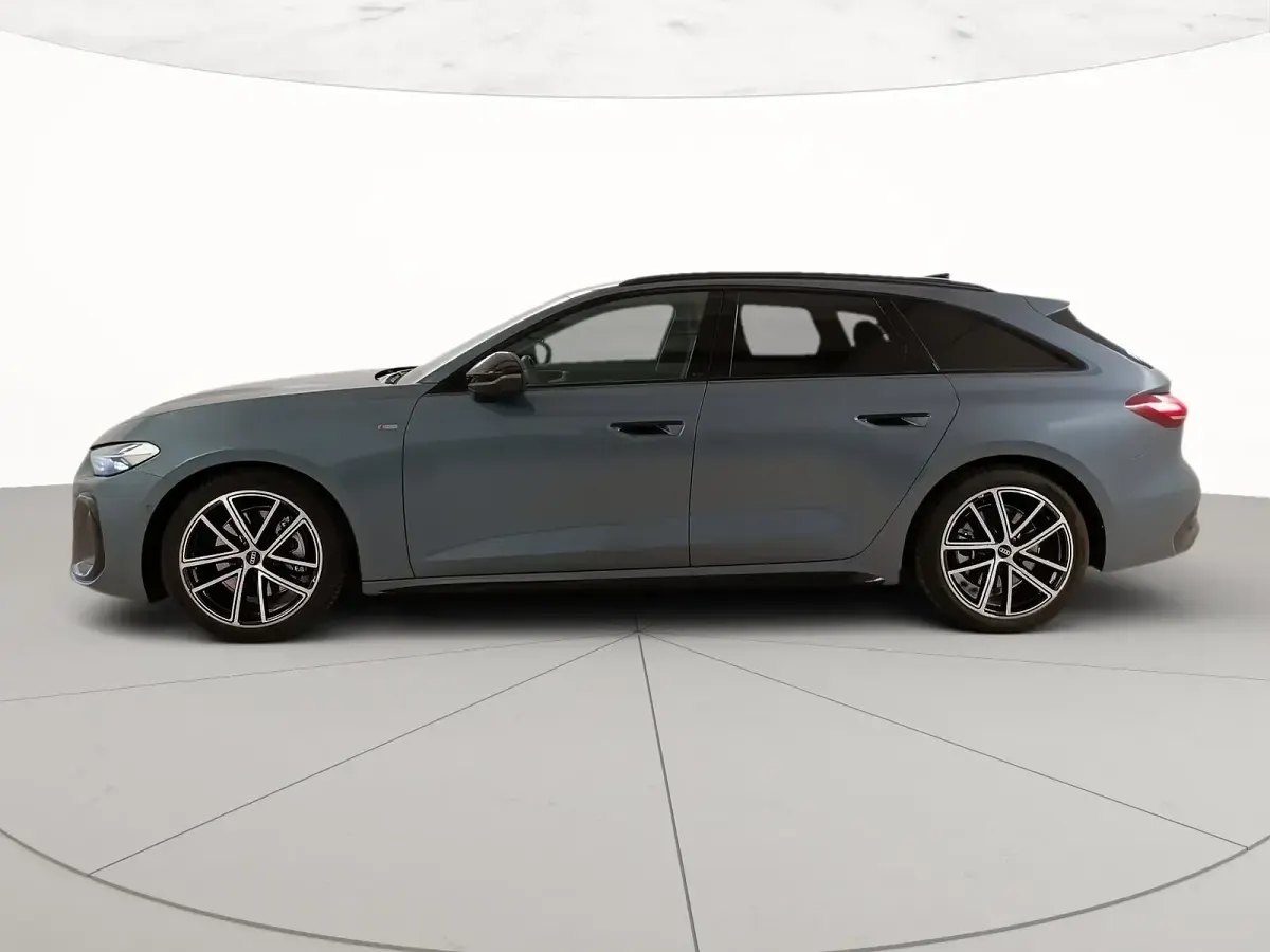 Usata Audi A5 Advanced 204 CV (150 kW) 2025 Blu orizzonte metallizzato Station wagon