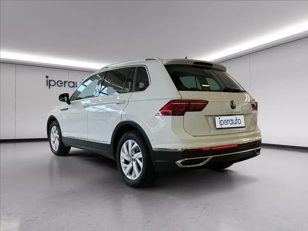Usata VW Tiguan 150 CV (110 kW) 2021 Bianco pastello SUV