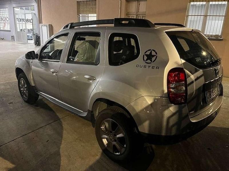 Argento Usata 2015 Dacia Duster Lauréate SUV | 10.000 € (Buon prezzo) - Immagine 1/4