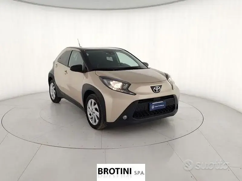 Usata Toyota Aygo X Trend 72 CV (52 kW) 2022 Bronzo SUV