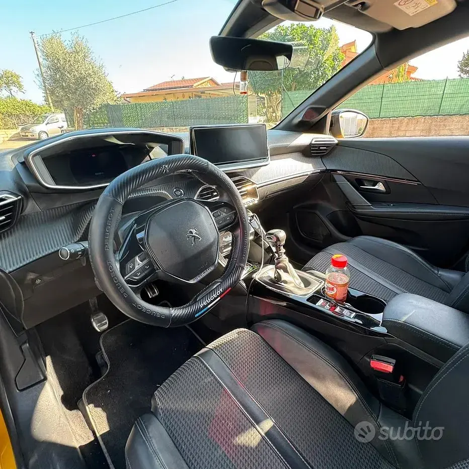 Usata Peugeot 208 102 CV (75 kW) 2019 Utilitaria
