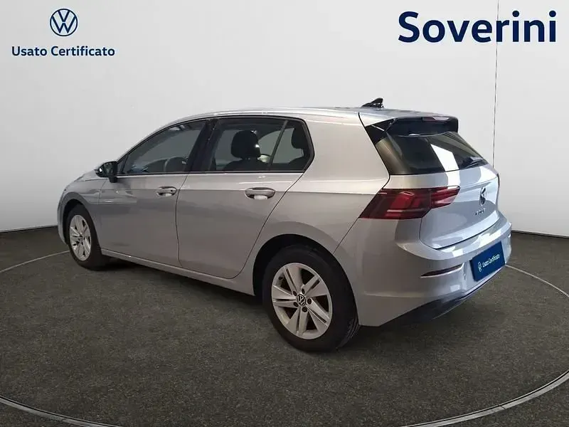 Używany VW Golf VIII Life 116 KM (85 kW) 2025 Srebrny Hatchback