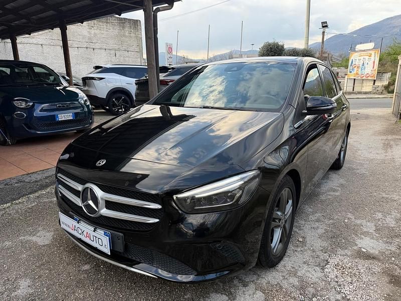 Usata Mercedes B180 116 CV (85 kW) 2019 Nero Monovolume