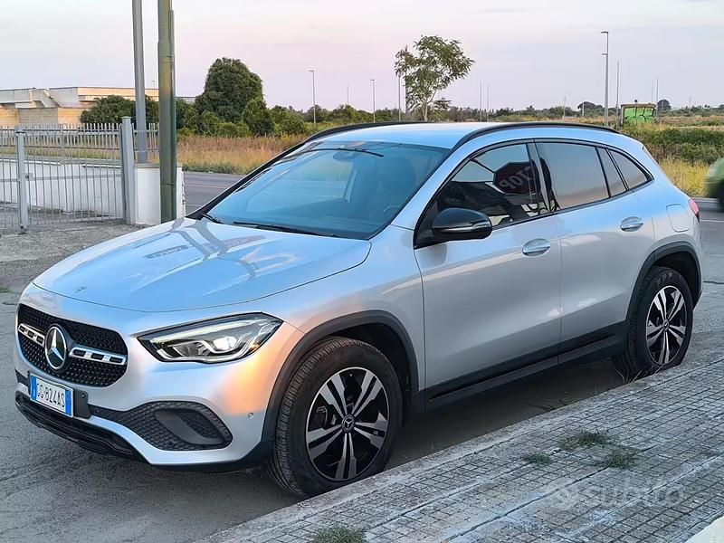 Usata Mercedes GLA200 150 CV (110 kW) 2021 Grigio SUV