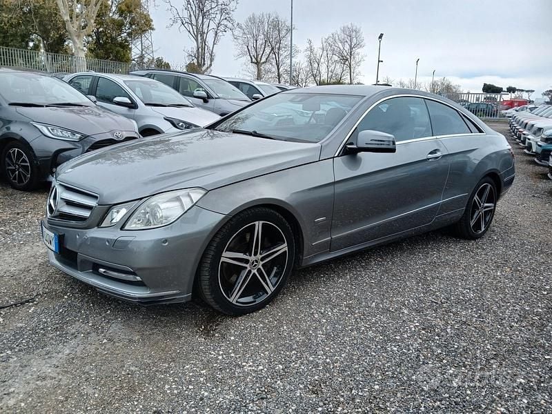 Usata Mercedes E220 169 CV (124 kW) 2012 Grigio Coupé