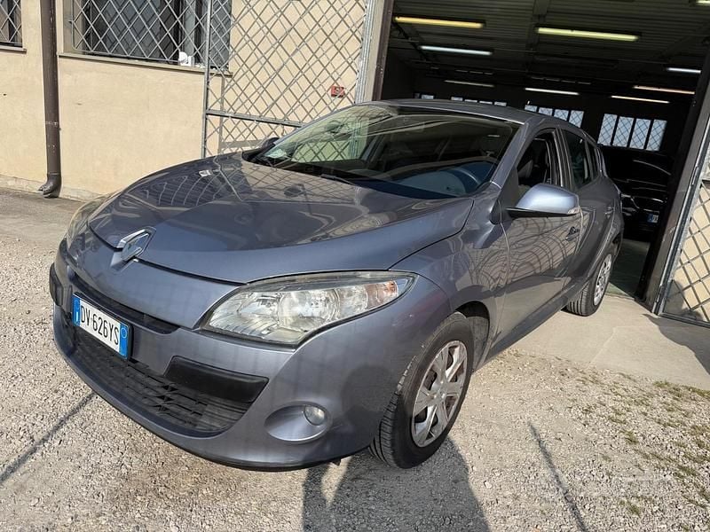 Usata Renault Mégane 90 CV (66 kW) 2009 Grigio Berlina